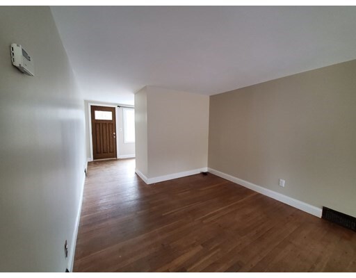 Building Photo - 165 Holliston St