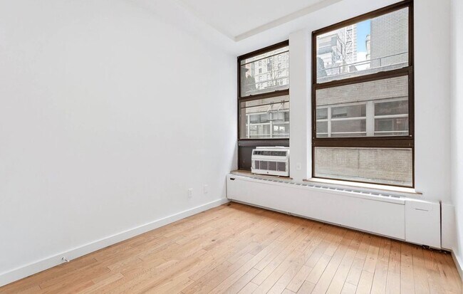 Foto del edificio - 102 Fulton St