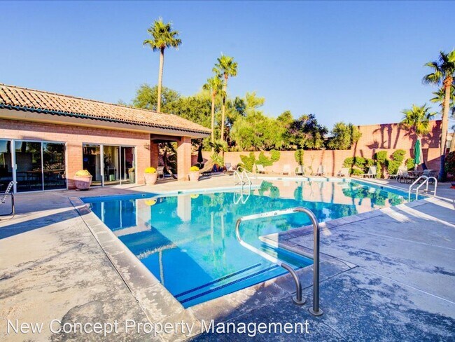 Foto del edificio - 2 br, 2 bath House - 5526 N. Arroyo Grande...