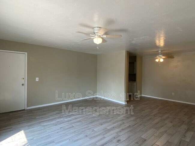 Foto del edificio - 6030 NW Expressway