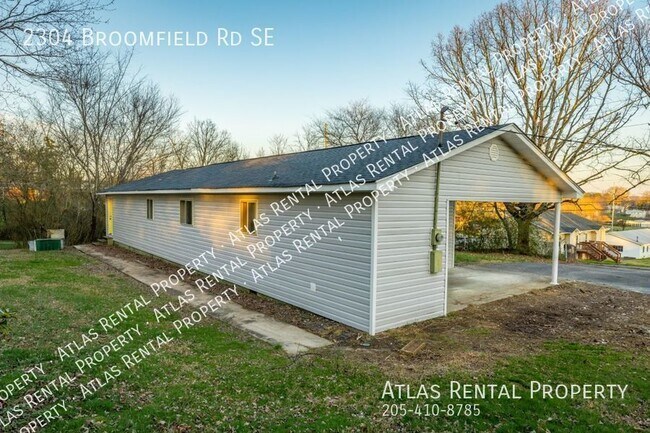 Foto del edificio - 2304 Broomfield Rd SE
