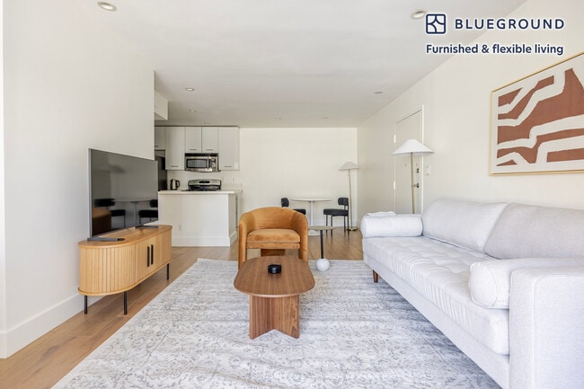 Building Photo - 7230 Franklin Ave