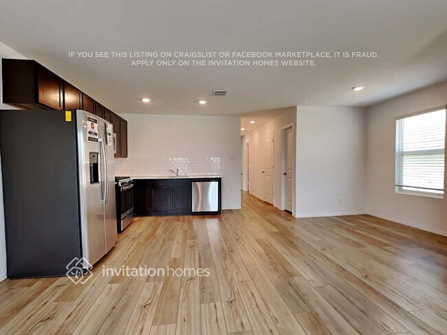 Building Photo - 3215 Crestone Dr