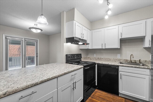 Foto del edificio - Riverside North Apartment Homes