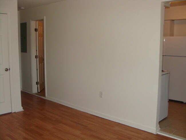 Foto del edificio - 1301 Stiles Ave