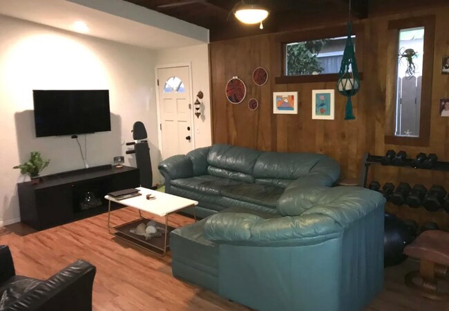 Foto del edificio - 525 Brooks St