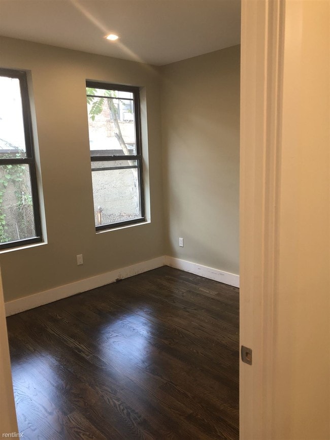 Building Photo - 3 br, 2 bath  - 1029 Belmont Ave