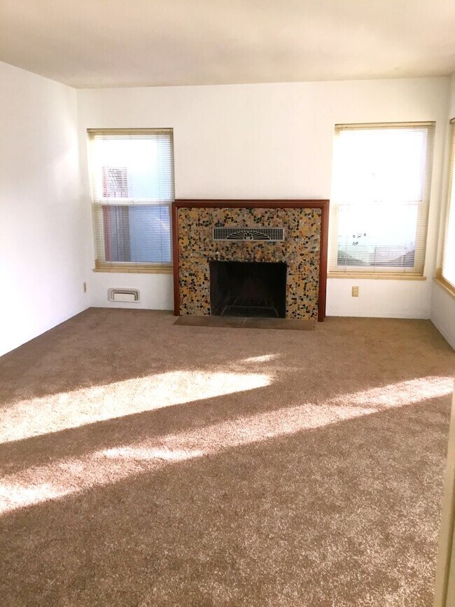 Building Photo - Charming Home in Castro Valley