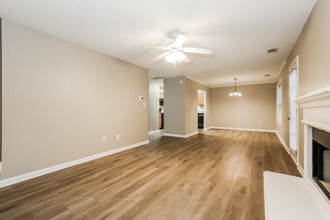 Building Photo - 615 Beddick Ln