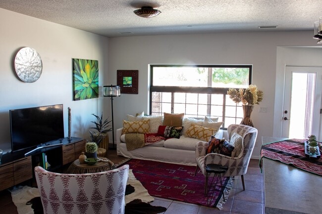 Building Photo - Unfurnished, 1-Year Long-Term Rental