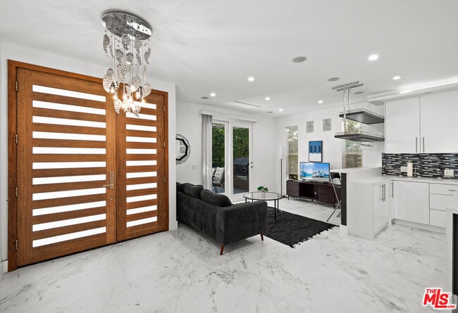 Foto del edificio - 355 S Sycamore Ave