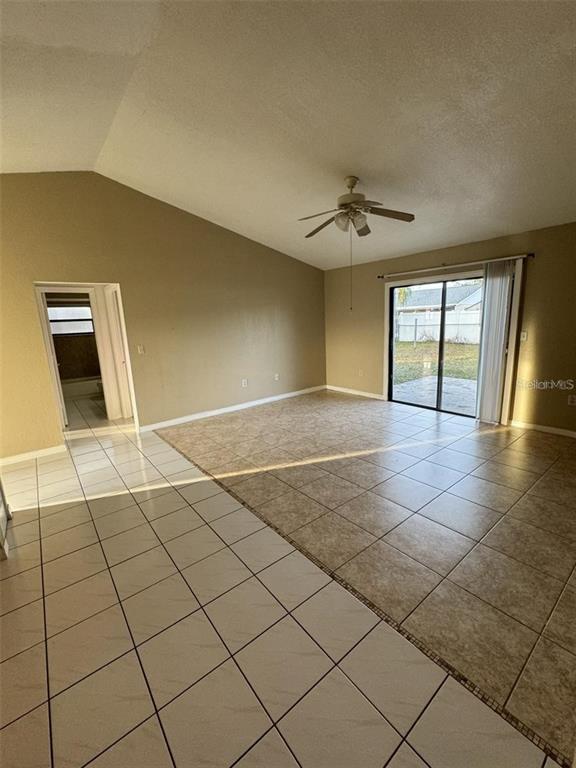 Building Photo - 913 San Rafael Way