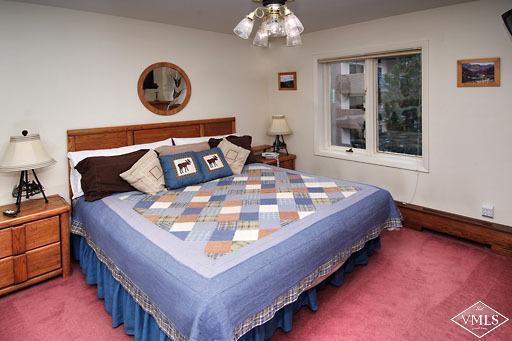 Foto del edificio - 352 E Meadow Dr