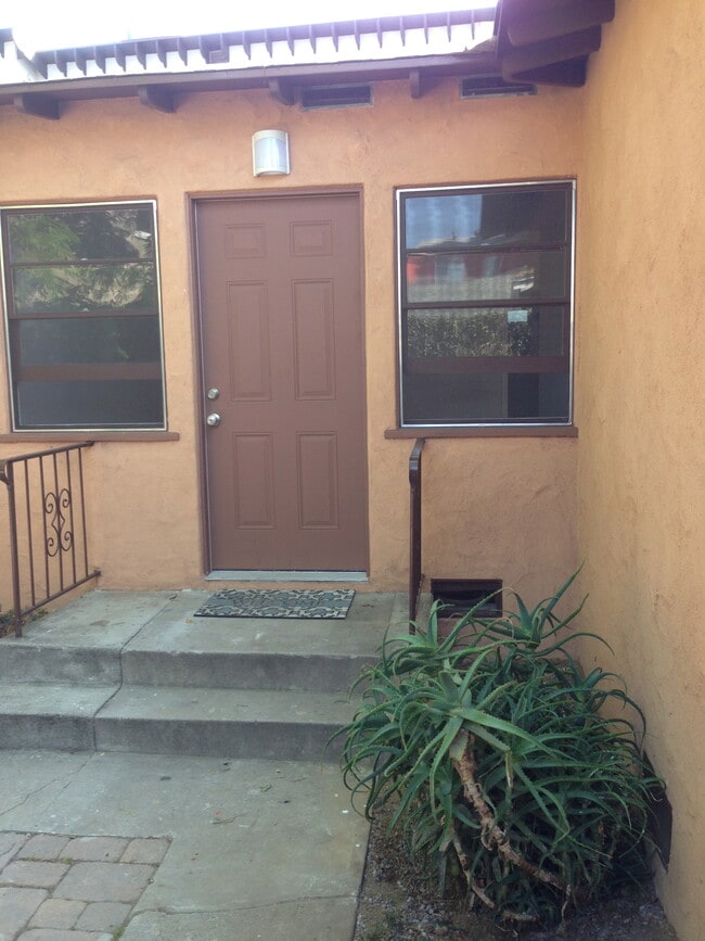Building Photo - 1745 Silver Lake Blvd