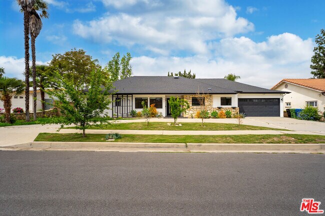 Foto del edificio - 4801 Heaven Ave