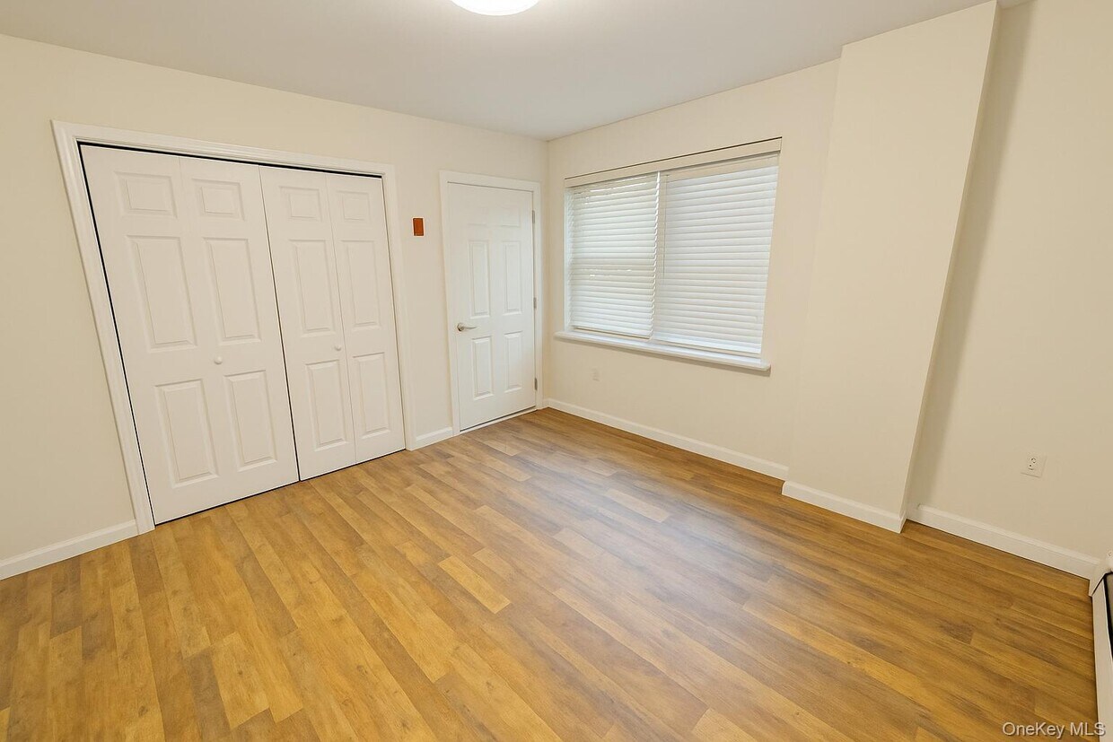 Foto del edificio - 224 Walsh Ave