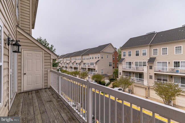 Building Photo - 12079 Trumbull Way