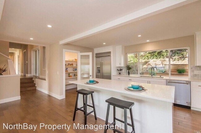 Foto del edificio - 4 br, 4 bath House - 4737 Woodview Drive