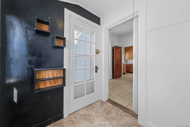 Building Photo - 730 NY-208