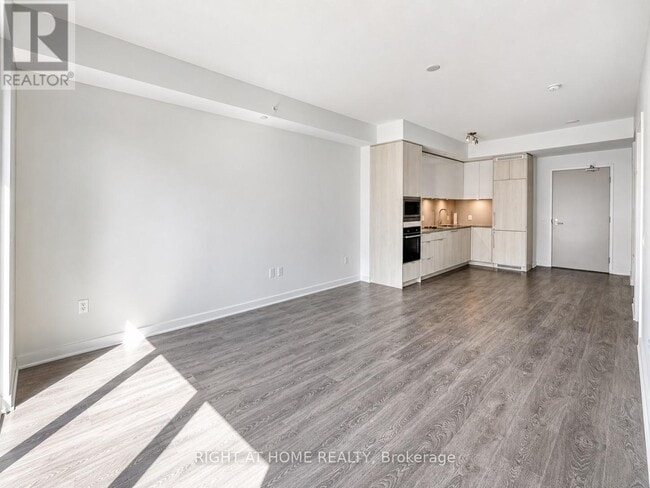 Building Photo - 115 Blue Jays Way