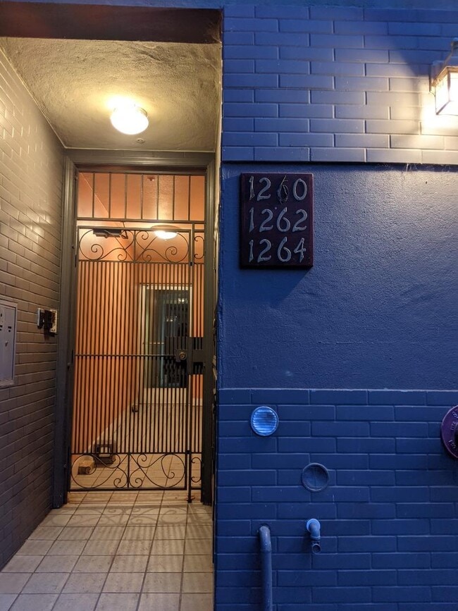 Building Photo - 1262 Hampshire St
