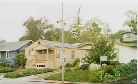 Primary Photo - 7140-7162 Healdsburg Ave