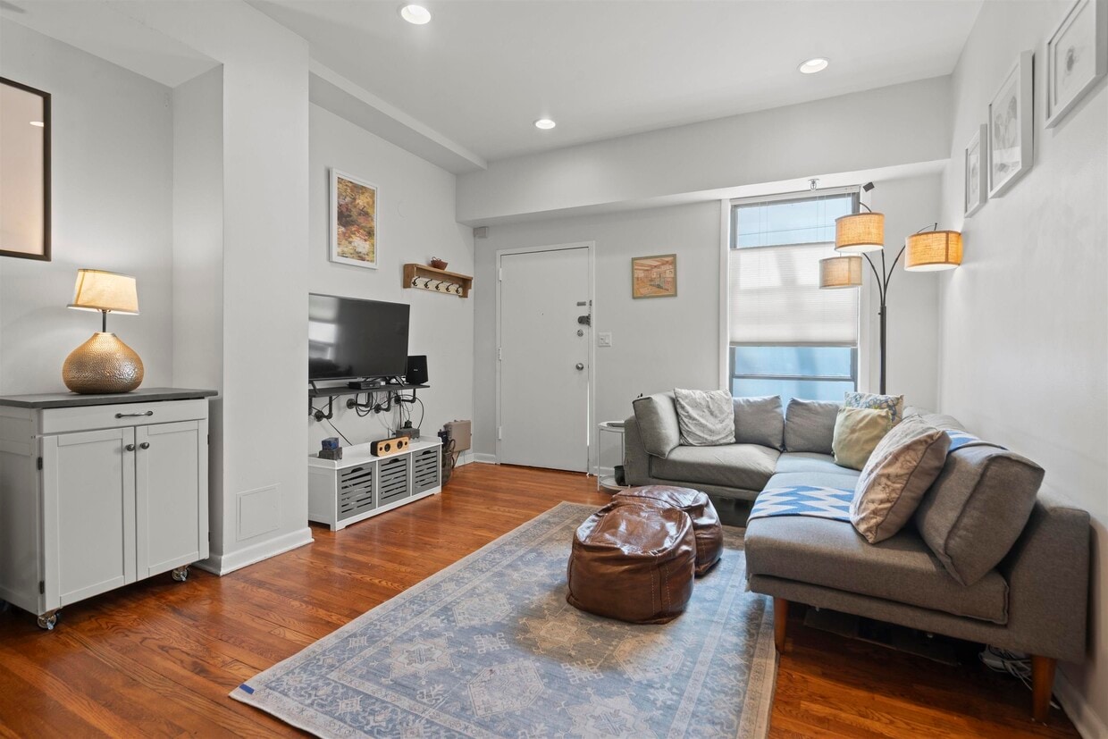 Foto principal - 187 Wayne St