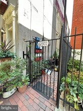 Building Photo - 623 S American St