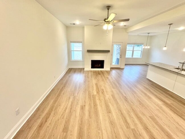 Photo - NewburyDr7464 Apartment