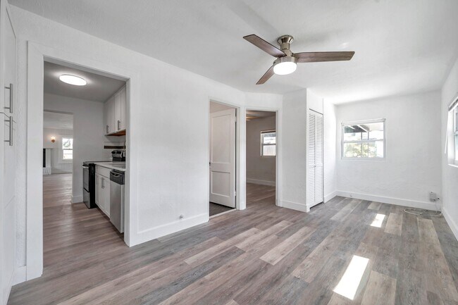 Foto del edificio - 921 7th St NW