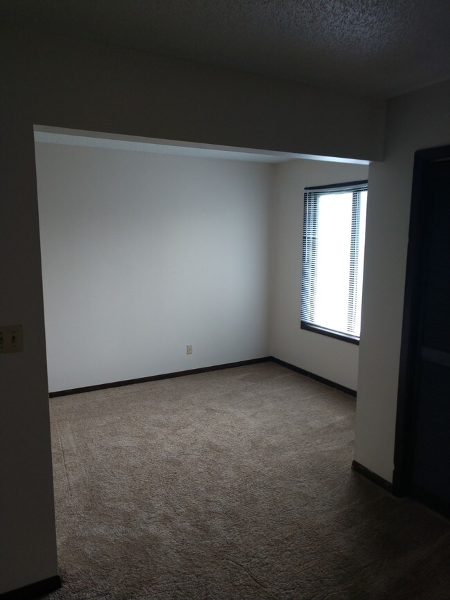 Building Photo - 243 Keystone Dr