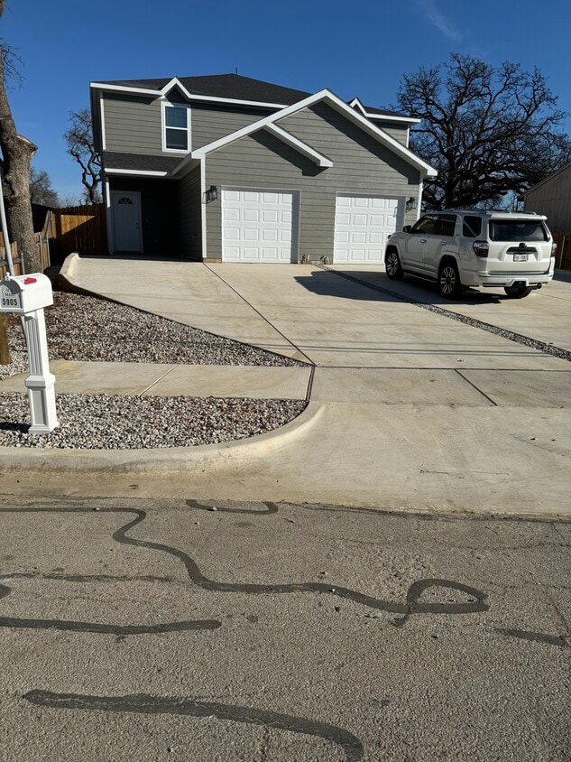 Photo - 5905 S Hampshire Blvd (Fort Worth, TX)