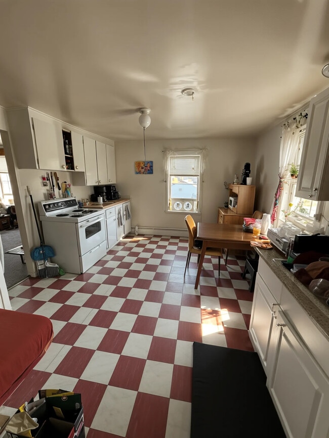 Foto del edificio - 1239 Cumberland Head Rd