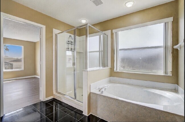 Foto del edificio - 112 Ivy Brook Ct