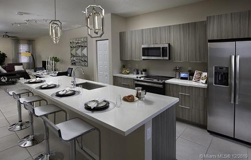 Foto del edificio - 7855 NW 104th Ave