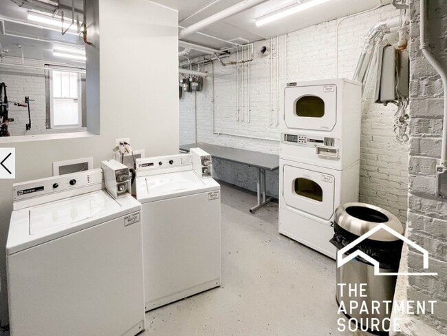 Photo - 2202 W Foster Ave Apartment