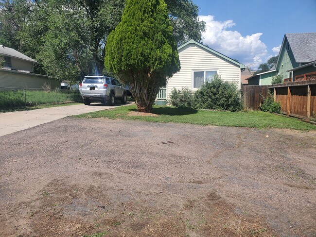 Building Photo - 1130 Calvert Ave