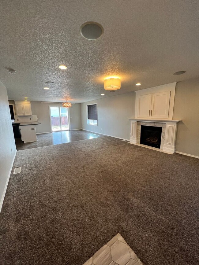Foto del edificio - Beautifully Updated Home in Sage Point Sch...