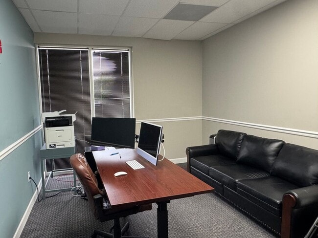 Building Photo - 5300 Memorial Dr