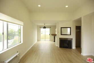 Building Photo - 833 Orange Grove Ave