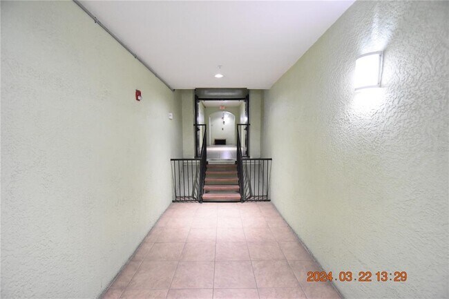 Building Photo - 1810 E Palm Ave
