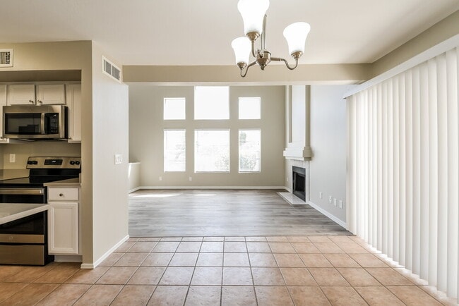 Foto del edificio - 2345 E Gelding Dr