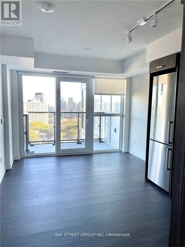 Photo du bâtiment - 219 Dundas St E