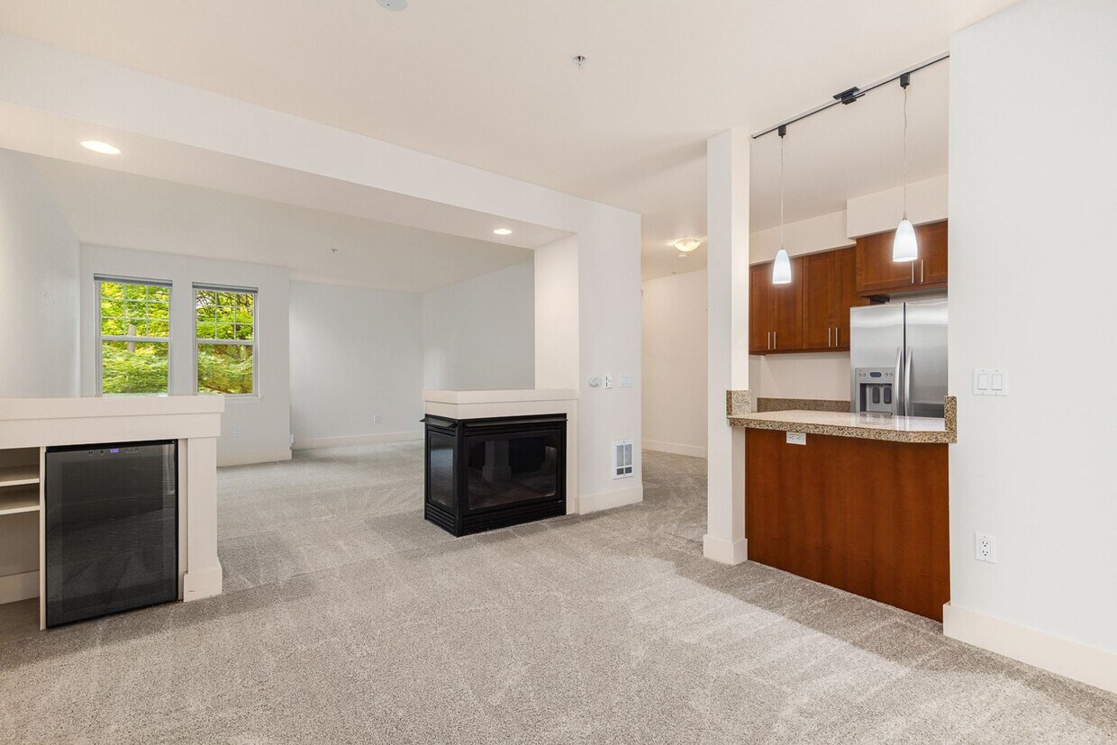 Primary Photo - Updated 2 Bedroom 2 Bath Redmond - 1 Car D...