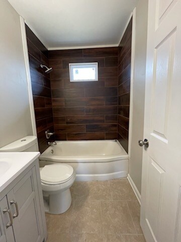 Building Photo - 809 Glengarry Dr