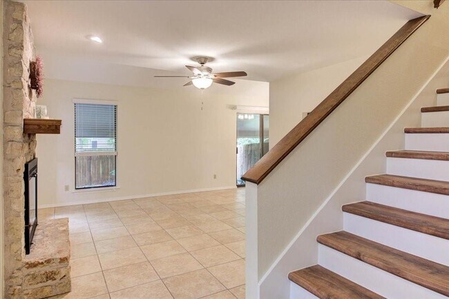 Building Photo - 6903 Winedale Dr