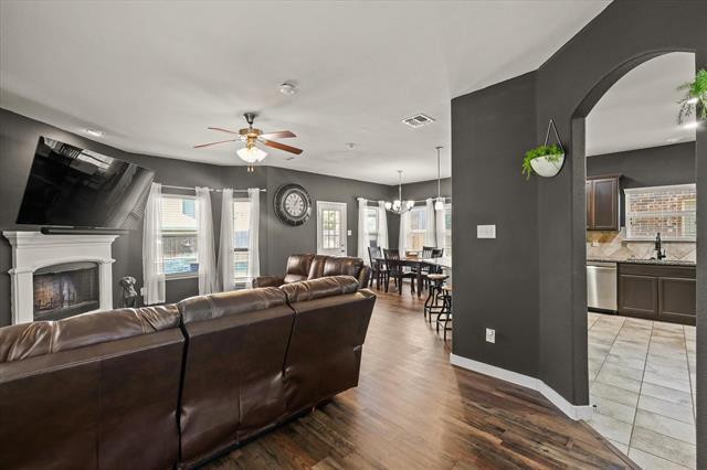 Foto del edificio - 8805 Deadwood Ln