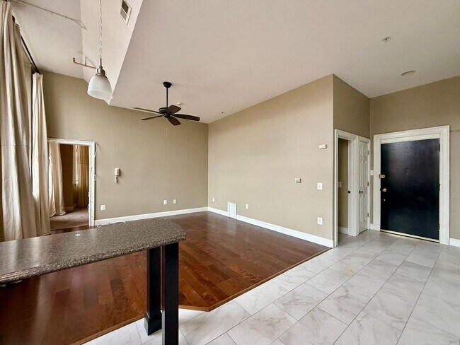 Building Photo - Spacious 1 Bedroom Apartment FOR RENT in Chester PA $1350