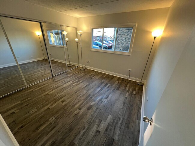 Primer dormitorio - 5846 W 77th St