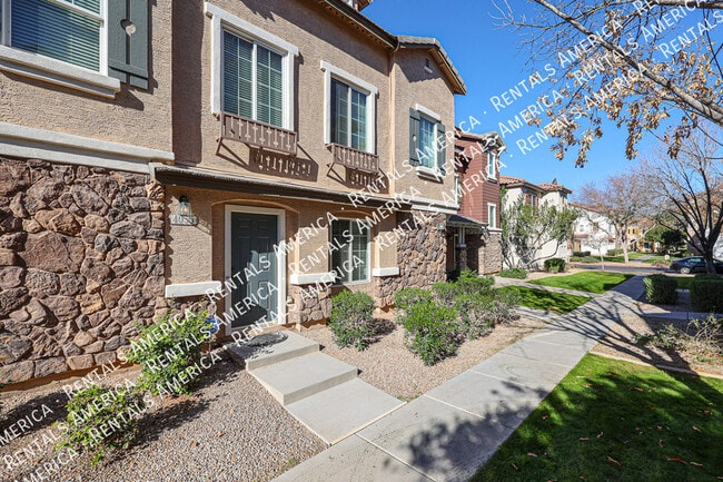 Foto del edificio - 4057 E Windsor Dr